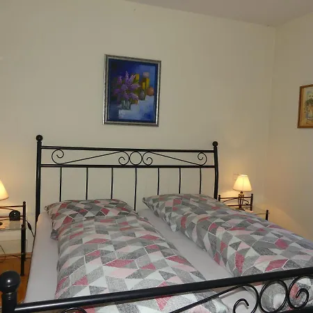 Haus Alpenstern Апартаменты *